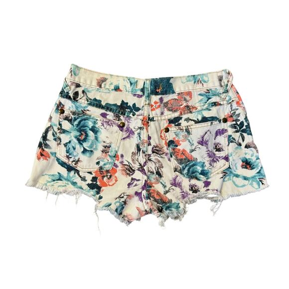 FREE PEOPLE Boho Floral Lightweight Distressed Denim Cut Offs Shorts Size 29 - Picture 7 of 10